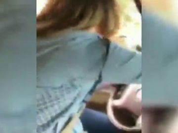 Una madre furiosa persigue a su hijo de 14 años por robarle el BMW y le azota con un cinturón cuando se detiene