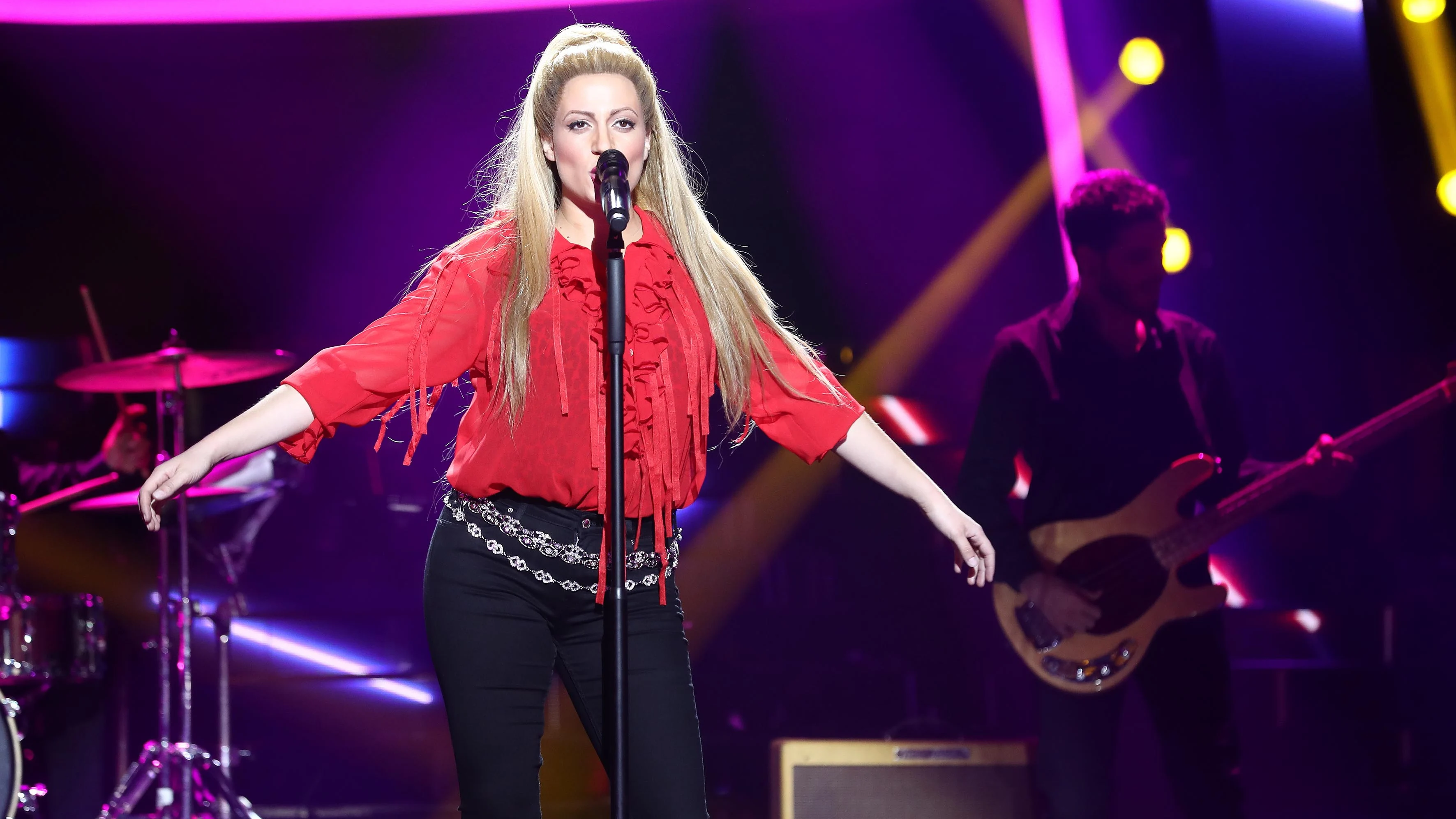 María Villalón canta la historia de amor de Shakira en 'Me enamoré'