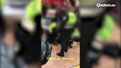 Renfe abre un expediente por el altercado con un pasajero negro pero descarta que hubiera agresión racista Renfe abre un expediente por el altercado con un pasajero negro pero descarta que hubiera agresión racista