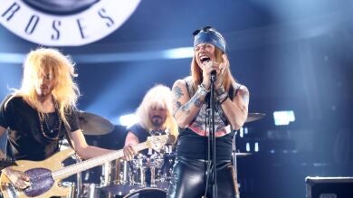 Carlos Baute se pone la chupa de cuero como Guns N' Roses en 'Sweet Child O' Mine'