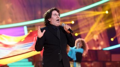 José Corbacho le canta al mundo 'Aquarius' como Raphael 