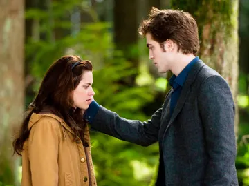 Robert Pattinson y Kristen Stewart en 'Crepúsculo' Robert Pattinson y Kristen Stewart en 'Crepúsculo'