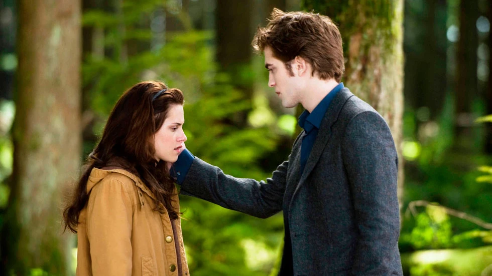 Robert Pattinson y Kristen Stewart en 'Crepúsculo' Robert Pattinson y Kristen Stewart en 'Crepúsculo'