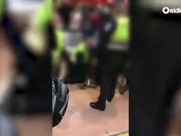 Renfe abre un expediente por el altercado con un pasajero negro pero descarta que hubiera agresión racista Renfe abre un expediente por el altercado con un pasajero negro pero descarta que hubiera agresión racista