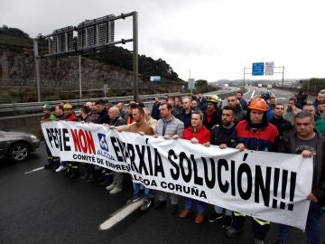 Una marcha protesta contra el cierre de Alcoa en A Coruña
