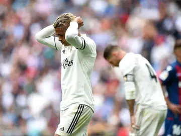 Mariano se lleva las manos a la cabeza durante el partido contra el Levante Mariano se lleva las manos a la cabeza durante el partido contra el Levante