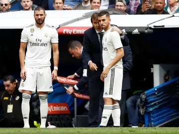 Lopetegui dialoga con Ceballos Lopetegui dialoga con Ceballos
