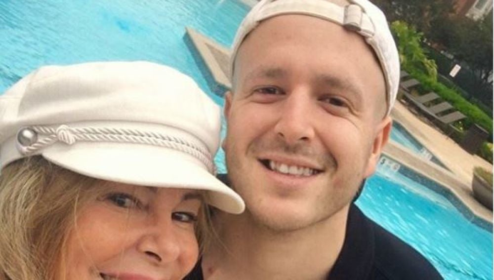 Ana Obregón y su hijo Álex Lequio