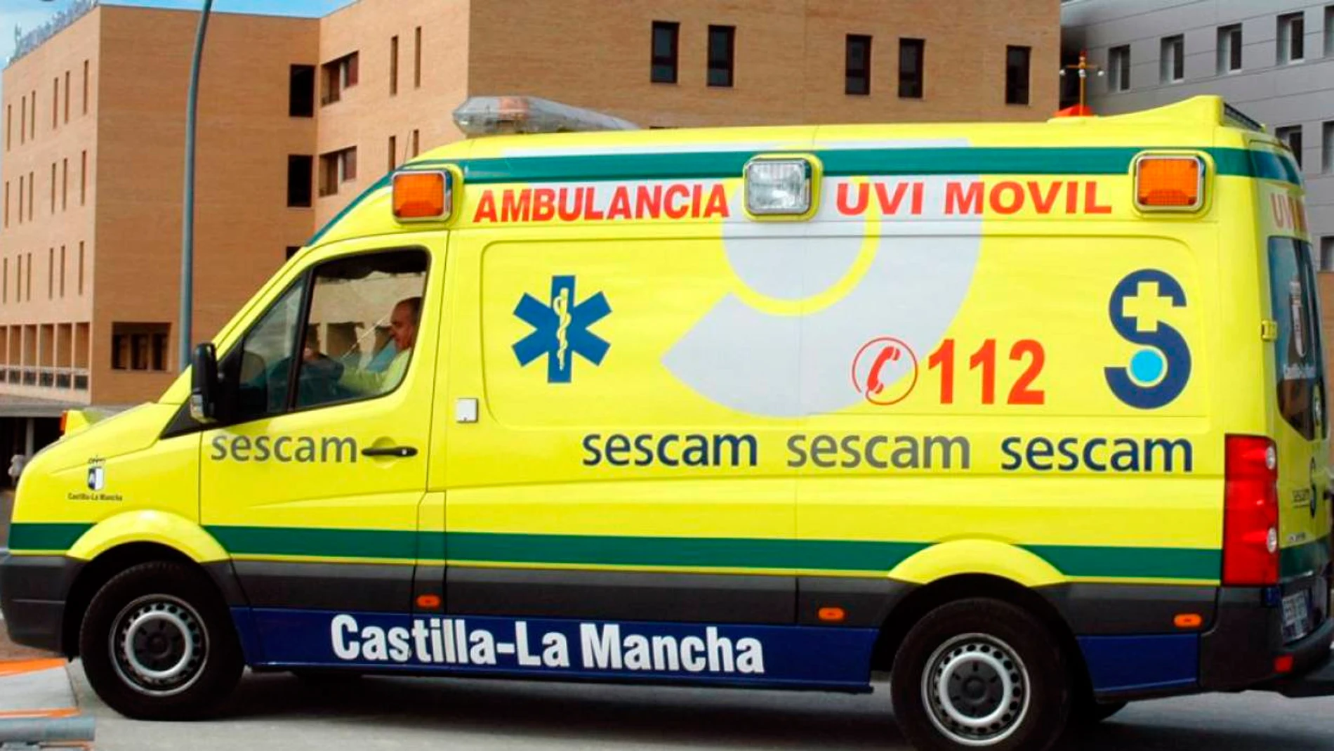Foto de archivo de una ambulancia del SESCAM Foto de archivo de una ambulancia del SESCAM