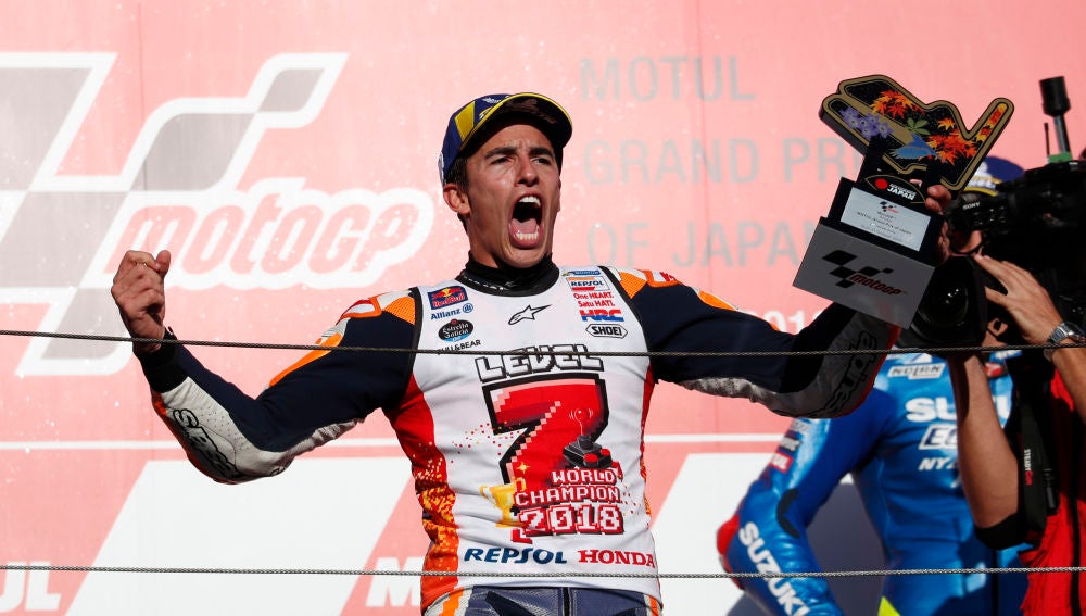Deportes Antena 3 (21-10-18) Marc Márquez: "Se me ha salido el hombro durante la celebración, pero los bailes no los perdonaremos"