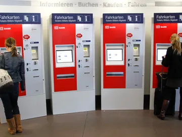 Máquina de expedición de billetes de tren alemana Máquina de expedición de billetes de tren alemana