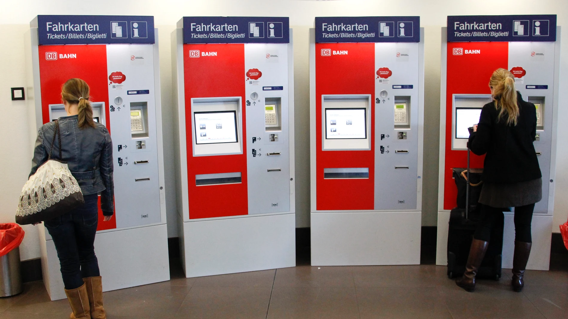 Máquina de expedición de billetes de tren alemana Máquina de expedición de billetes de tren alemana