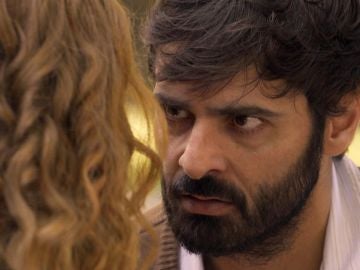 Manuel descubre los vengativos planes de Ana: "Si de verdad me quieres, tienes que salir del hotel"