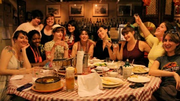 Una cena entre amigos no tiene porque significar boicotear la línea.