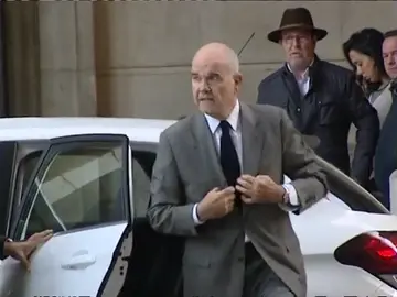 Fiscalía mantiene su acusación contra Chaves y Griñán en los ERE y excluye a uno de los 22 ex altos cargos Fiscalía mantiene su acusación contra Chaves y Griñán en los ERE y excluye a uno de los 22 ex altos cargos