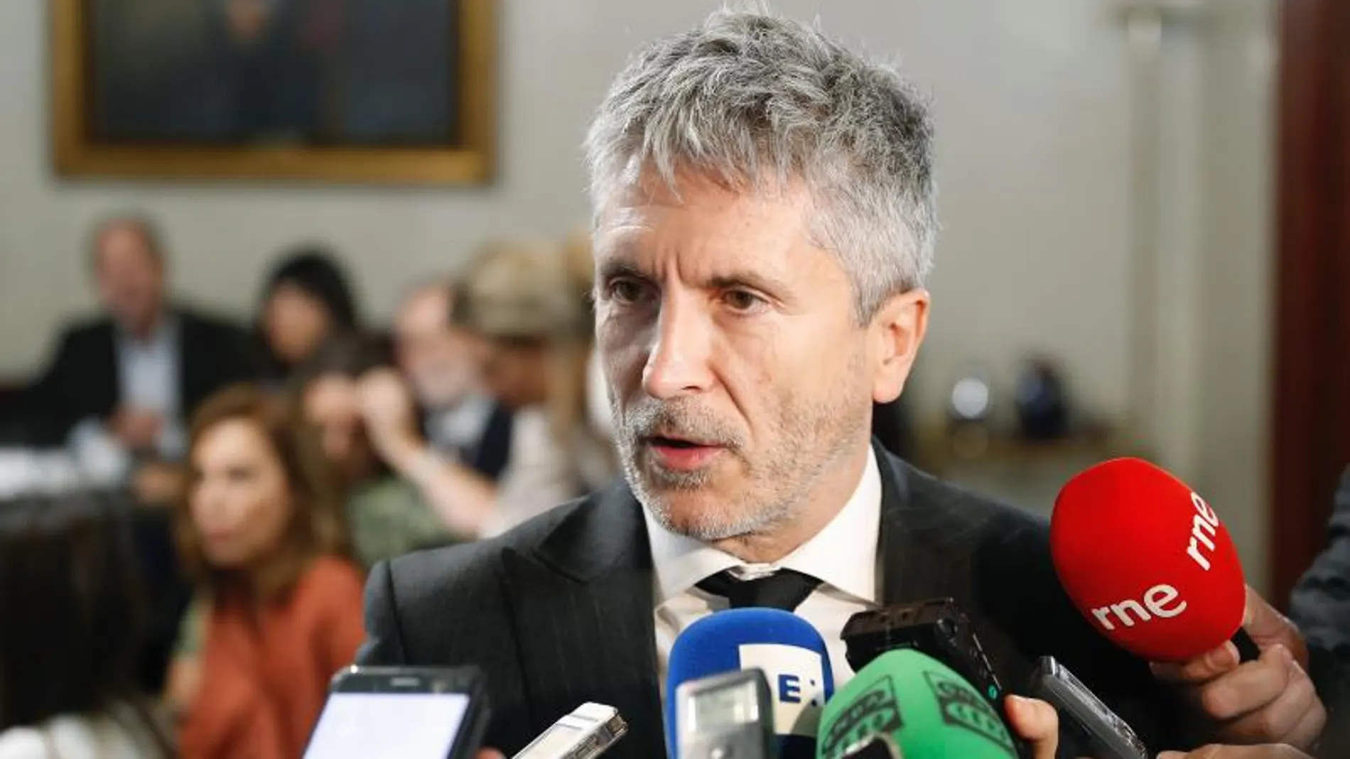 El ministro del Interior, Fernando Grande-Marlaska, atiende a los medios de comunicación. El ministro del Interior, Fernando Grande-Marlaska, atiende a los medios de comunicación.