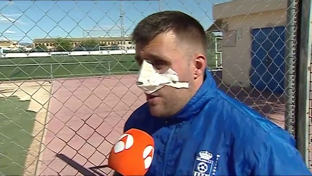 El entrenador del Meliana agredido por un padre, a Antena 3: "La solución es no dejar a los padres asistir a los partidos de fútbol"