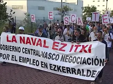 Trabajadores de la Naval esperan ser recolocados en Navantia Trabajadores de la Naval esperan ser recolocados en Navantia