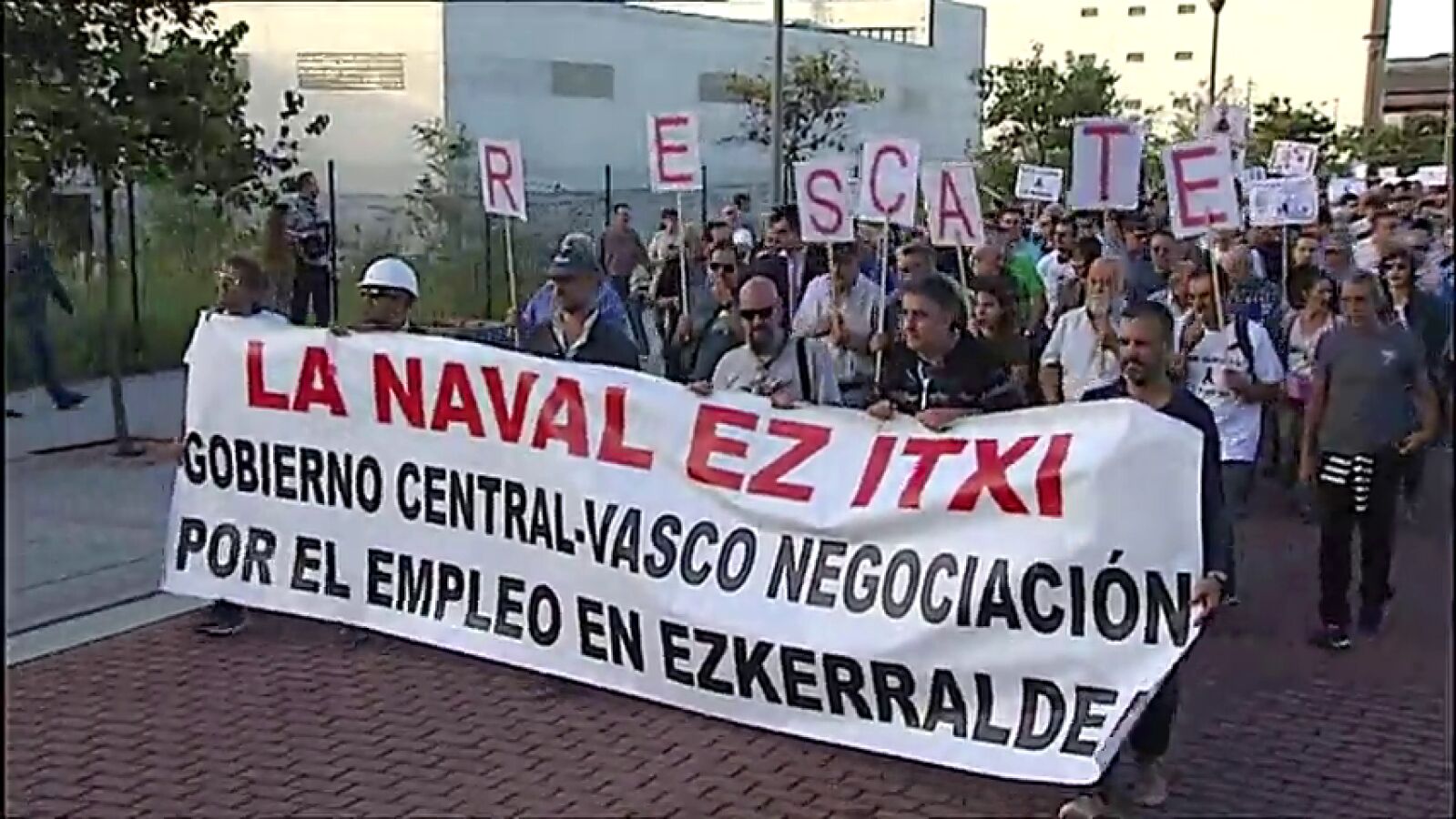 Trabajadores de la Naval de Sestao esperan ser recolocados en Navantia