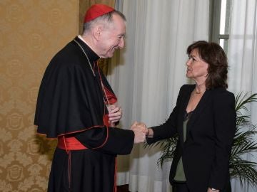 La vicepresidenta del Gobierno, Carmen Calvo, y el secretario de Estado vaticano, Pietro Parolin