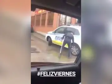 La Policía de Madrid pide colaboración ciudadana para dar con el hombre que pincha las ruedas de sus coches La Policía de Madrid pide colaboración ciudadana para dar con el hombre que pincha las ruedas de sus coches