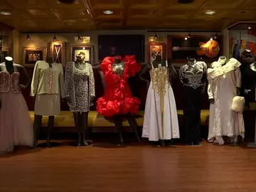 Se venden prendas de ropa de la artista Aretha Franklin Se venden prendas de ropa de la artista Aretha Franklin