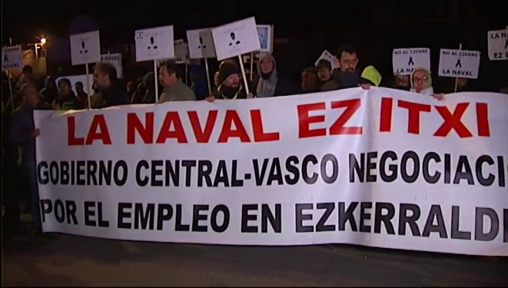 Trabajadores de La Naval se encierran en el astilero para intentar mantener sus trabajos
