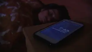 ¿Cuáles son los riesgos de dormir con el móvil? ¿Cuáles son los riesgos de dormir con el móvil?