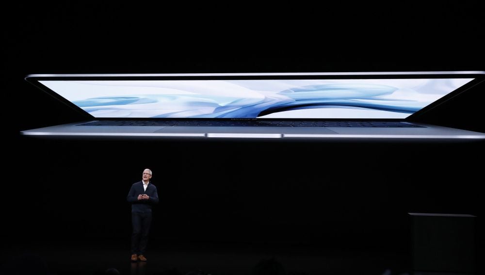 El consejero delegado de Apple, Tim Cook, ofrece un discurso durante el evento