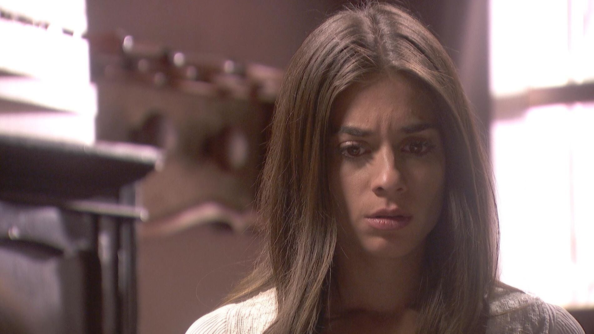 Elsa descubre a la mujer que rob&oacute; el dinero