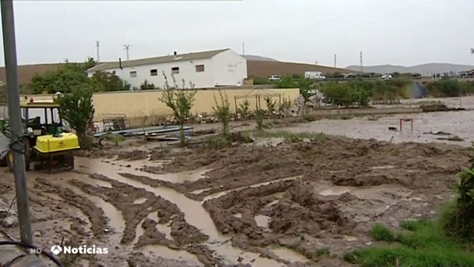 Los vecinos de Teba, afectados por las últimas riadas, llevan tres noches en una iglesia para reclamar que el Gobierno les cubra los daños