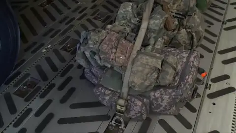 Trump amenaza con enviar 15.000 militares a la frontera con México para impedir el paso de las 'caravanas' Trump amenaza con enviar 15.000 militares a la frontera con México para impedir el paso de las 'caravanas'
