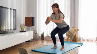 Mujer haciendo ejercicios de tonificación Nova Life
