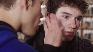 Joel y Alan en el segundo capítulo de 'Más de 100 mentiras'