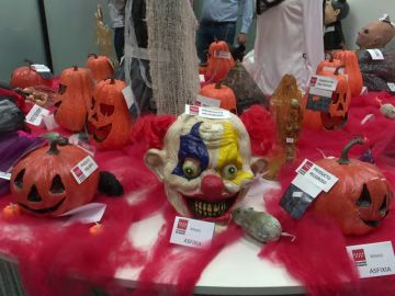Madrid inicia la retirada del mercado de artículos peligrosos de Halloween