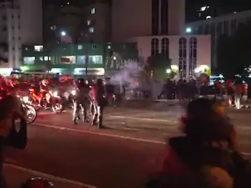 Brasileños protestan contra Bolsonaro y le exigen respetar la democracia Brasileños protestan contra Bolsonaro y le exigen respetar la democracia