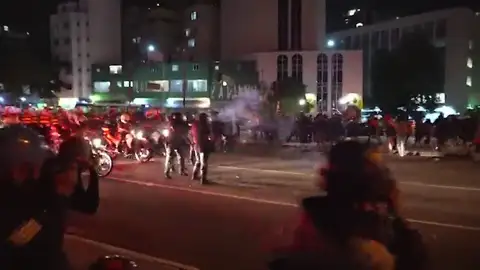 Brasileños protestan contra Bolsonaro y le exigen respetar la democracia VIDEO: Brasileños protestan contra Bolsonaro y le exigen respetar la democracia