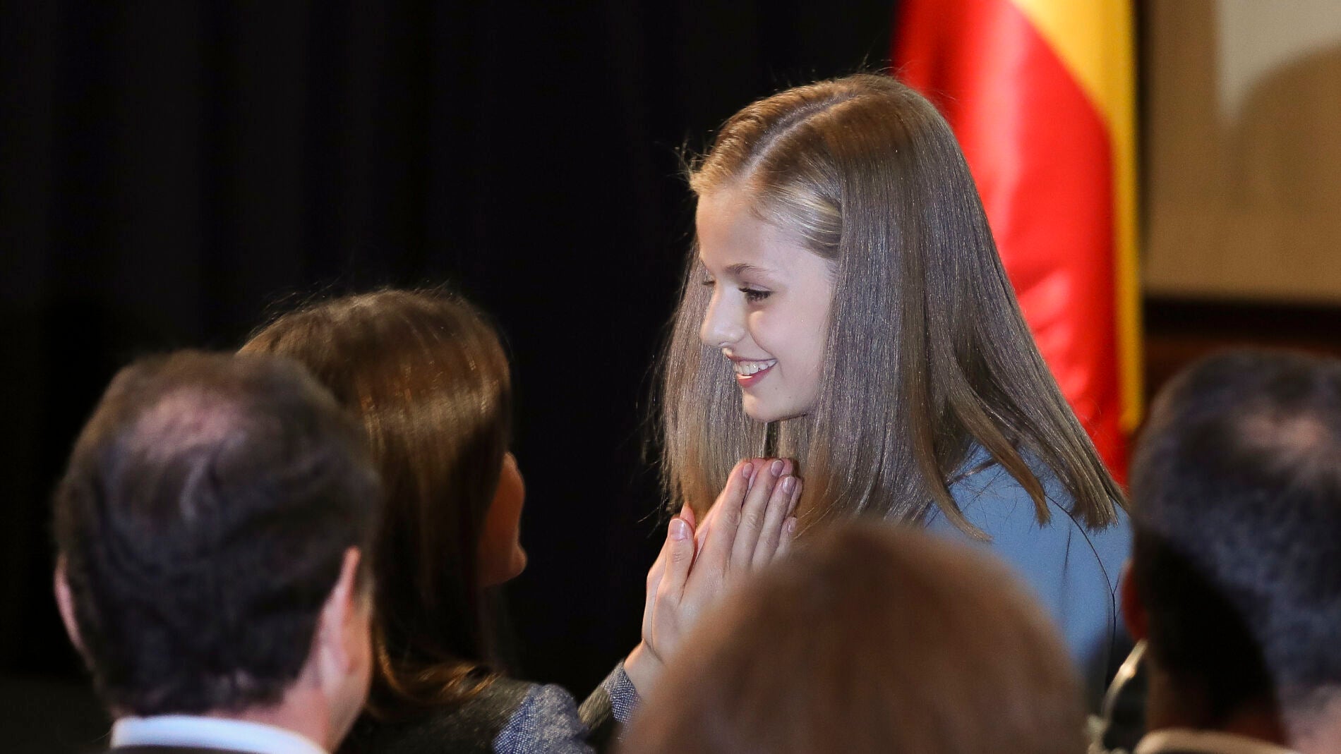 La reina Letizia felicita a su hija Leonor tras su lectura 