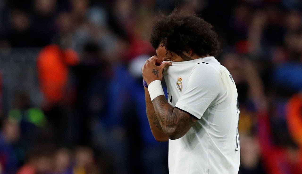 Marcelo se lamenta tras acabar lesionado en el Clásico