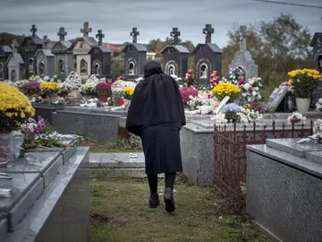 Cementerio de Muiños en el día de Todos los Santos Cementerio de Muiños en el día de Todos los Santos