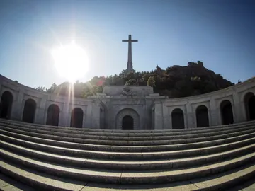 Fachada de la basílica del Valle de los Caídos Fachada de la basílica del Valle de los Caídos