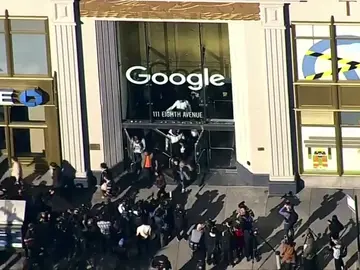 Trabajadores de Google en todo el mundo protestan por la gestión de la empresa ante casos de acoso sexual Trabajadores de Google en todo el mundo protestan por la gestión de la empresa ante casos de acoso sexual