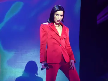 Soraya Arnelas nos regala 'One kiss' en su espectacular actuación como Dua Lipa Soraya Arnelas nos regala 'One kiss' en su espectacular actuación como Dua Lipa