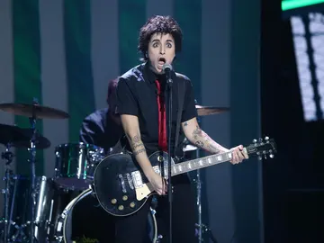 Mimi nos rompe los esquemas como Green Day en 'American idiot' Mimi nos rompe los esquemas como Green Day en 'American idiot'