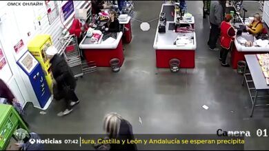  Una mujer da a luz a su hijo en pleno supermercado 