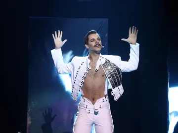 Agoney nos deja impresionados con su estelar imitación de Freddie Mercury Agoney nos deja impresionados con su estelar imitación de Freddie Mercury
