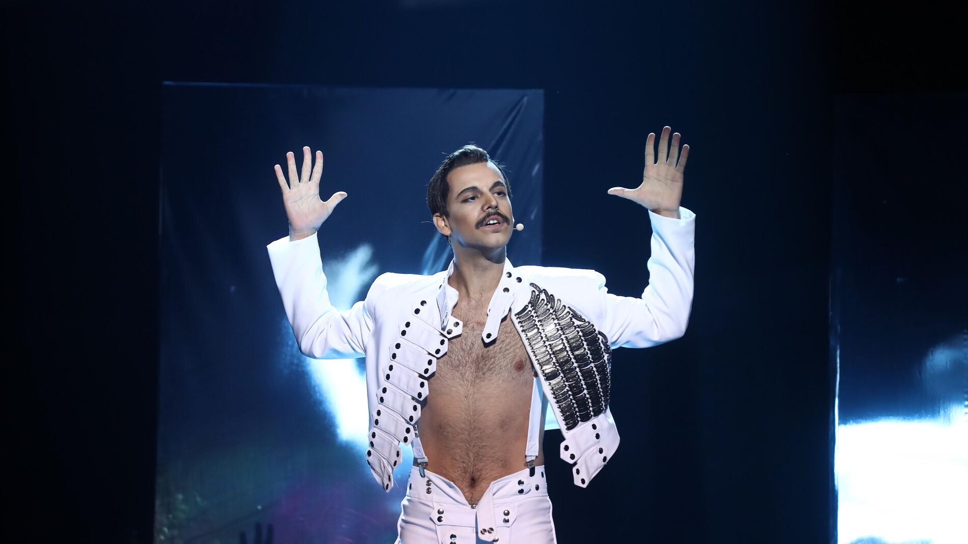 Agoney nos deja impresionados con su estelar imitaci&oacute;n de Freddie Mercury
