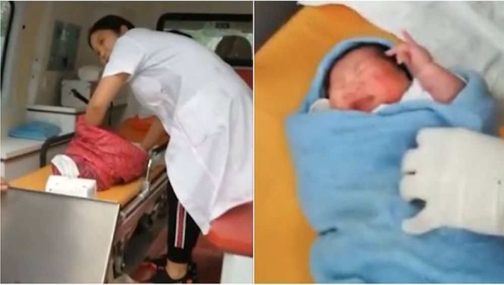Un médico reconoce al bebé después de haber sido rescatado
