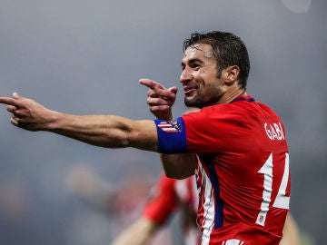 Gabi celebra un gol con el Atlético de Madrid
