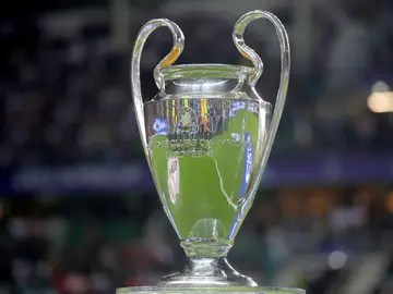 El actual trofeo de la Champions League El actual trofeo de la Champions League